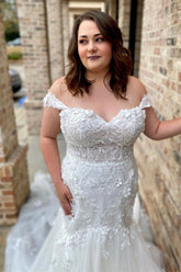 White Appliqués Off-the-Shoulder Trumpet Long Wedding Dress